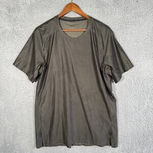 Lululemon License to Train Short Sleeve Training Shirt Mens XL Green Print